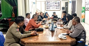 https://www.gardatipikornews.com.adhyaksanews.com/ipda-eric-ibrahim-pattimura-kapolsek-nanga-mahap-berserta-personil-lakukan-patroli-aktivitas-peti