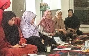 https://www.gardatipikornews.com.adhyaksanews.com/mitigasi-karhutla-kapolres-ogan-ilir-terjun-lapangan-pimpin-padamkan-api-karhutla