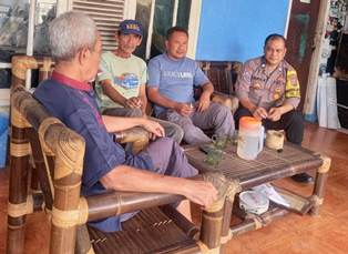 https://www.gardatipikornews.com.adhyaksanews.com/bhabinkamtibmas-wilayah-hukum-polsek-ciampea-giat-cooling-sistem-sambang-warga-jaga-malam-beri-pesan-dan-ajak-kamtibmas