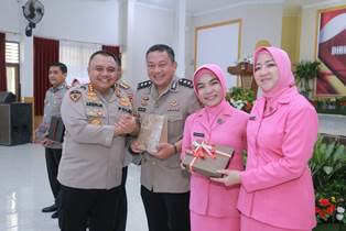 https://www.gardatipikornews.com.adhyaksanews.com/polresta-mataram-gencarkan-program-ketahanan-pangan-polsek-jajaran-beraksi-di-lapangan
