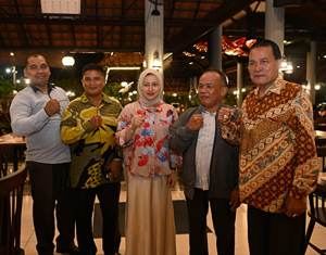 https://www.gardatipikornews.com.adhyaksanews.com/aminuddin-meningkatkan-pelayanan-terhadap-perumda-air-minum-tirta-anai