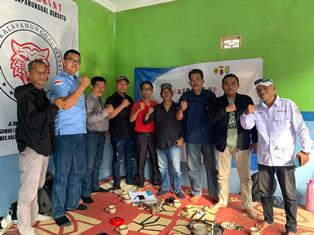 https://www.gardatipikornews.com.adhyaksanews.com/penutupan-sementara-pengajian-bkmt-desa-cihowe-kecamatan-ciseeng-sekaligus-santunan-yatim-oleh-kades-wahyudin