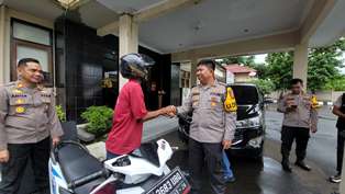 https://www.gardatipikornews.com.adhyaksanews.com/oknum-guru-ngaji-dilaporkan-kelima-orang-tua-korban-pelecehanke-polres-sukabumi