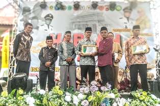 https://www.gardatipikornews.com.adhyaksanews.com/dampingi-mediasi-dugaan-pelecehan-seksual-sejumlah-wartawan-hendak-dikeroyok-massa-pendukung-oknum-kades
