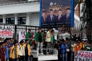 https://www.gardatipikornews.com.adhyaksanews.com/musdesus-penetapan-kpm-blt-dd-ketahanan-pangan-tahun-2025-desa-parigi-mekar-kecamatan-ciseeng-bersama-sekdes-wahyuni-dan-sekcam-ahmad-rosyadi-s-ag