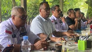 https://www.gardatipikornews.com.adhyaksanews.com/bentengi-generasi-sejak-dini-polda-ntb-sosialisasi-bahaya-narkoba-hingga-judol-di-sekolah
