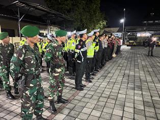 https://www.gardatipikornews.com.adhyaksanews.com/cegah-gangguan-keamanan-akibat-bunyi-petasan-polsek-mataram-tingkatkan-patroli-di-pemukiman-warga