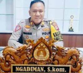 https://www.gardatipikornews.com.adhyaksanews.com/wakil-bupati-tanggamus-agus-suranto-menghadiri-sekaligus-membuka-bazar-pasar-murah-bersubsidi-di-terminal