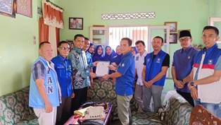 https://www.gardatipikornews.com.adhyaksanews.com/serentak-jajaran-babinsa-kodim-bojonegoro-berbagi-ribuan-paket-takjil-di-tiga-lokasi