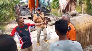 https://www.gardatipikornews.com.adhyaksanews.com/dua-oknum-anggota-tni-diduga-tembak-tiga-polisi-grebek-judi-sambung-ayam-sudah-ditahan