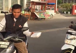 https://www.gardatipikornews.com.adhyaksanews.com/sinergi-bersama-tni-polri-di-bojonegoro-berbagi-takjil-untuk-masyarakat