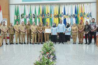 https://www.gardatipikornews.com.adhyaksanews.com/aliansi-honorer-r2r3-indonesia-siap-aksi-damai-nasional-di-istana-terkait-penataan-pppk-tahun-2024-ini-selangkapnya