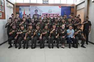 https://www.gardatipikornews.com.adhyaksanews.com/perkumpulan-wartawan-fast-respon-serahkan-buku-coklat-memiliki-anggota-6891-ke-baintelkam-polri
