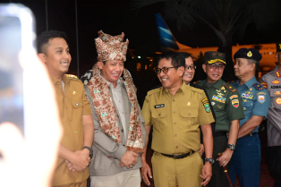 https://www.gardatipikornews.com.adhyaksanews.com/warga-cimande-babakan-gelar-gotong-royong-untuk-pembangunan-pondok-pesantren
