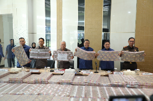 https://www.gardatipikornews.com.adhyaksanews.com/kasat-reskrim-polres-kudus-dan-ceo-pt-mns-grub-pers-pt-smgc-bahas-kebebasan-pers-kekerasan-anak-dan-stop-narkoba