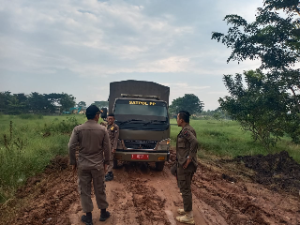 https://www.gardatipikornews.com.adhyaksanews.com/resmi-satpol-pp-kabupaten-tangerang-tutup-total-galian-tanah-di-kp-kandanggede-bakung-kronjo