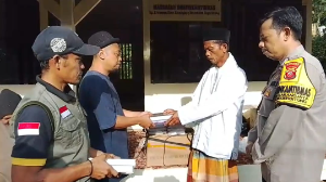 https://www.gardatipikornews.com.adhyaksanews.com/pemdes-parigi-mekar-kecamatan-ciseeng-laksanakan-pengaspalan-jalan-lingkungan-demi-kenyamanan-warga