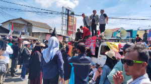 https://www.gardatipikornews.com.adhyaksanews.com/mahasiswa-prodi-pendidikan-profesi-apoteker-angkatan-xiii-fakultas-farmasi-universitas-uho-lakukan-penyuluhan-kesehatan-sebagai-bentuk-pengabdian
