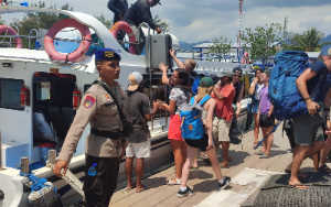 https://www.gardatipikornews.com.adhyaksanews.com/ketua-lpmp-sultra-tanggapi-pernyataan-dinkes-konsel-sarwan-menyebut-bentuk-kepanikan