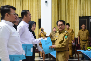 https://www.gardatipikornews.com.adhyaksanews.com/satgas-hamzanwadi-wilayah-sukses-amankan-haul-tabligh-akbar-tgbuas-di-ponpes-darul-hikmah-nwdi-narmada