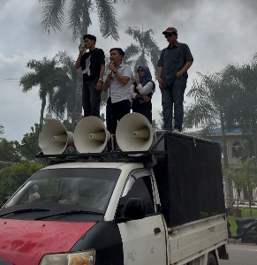 https://www.gardatipikornews.com.adhyaksanews.com/pemdes-cogreg-kecamatan-parung-bersama-puskesmas-cogreg-gelar-pencegahan-dbd-dengan-melaksanakan-fogging