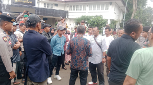 https://www.gardatipikornews.com.adhyaksanews.com/usai-groundbreaking-dapur-sppg-kapolri-tinjau-gedungfasilitas-polda-sumut