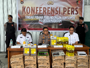 https://www.gardatipikornews.com.adhyaksanews.com/pj-sekda-dorong-pemberian-imunisasi-tepat-sasaran-untuk-capai-target-vaksinasi-di-ntb