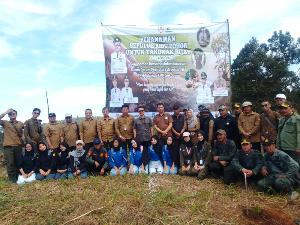 https://www.gardatipikornews.com.adhyaksanews.com/bhabinkamtibmas-gontoran-masuk-3-besar-hoegeng-award-2025-kapolri-serahkan-penghargaan-di-jakarta