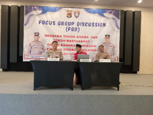 https://www.gardatipikornews.com.adhyaksanews.com/hendak-diedarkan-712-botol-miras-berbagai-jenis-berhasil-digagalkan-tim-opsnal-polsek-rasbar