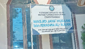 https://www.gardatipikornews.com.adhyaksanews.com/staff-khusus-kementerian-transmigrasi-serahkan-sertifikat-milik-warga-translok-sukabumi