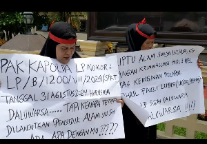 https://www.gardatipikornews.com.adhyaksanews.com/syukuran-pt-tbc-muhammad-rizki-sh-bersyukur-atas-keberhasilan-meraih-gelar-sarjana
