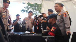 https://www.gardatipikornews.com.adhyaksanews.com/kakorpolairud-baharkam-polri-cek-kesiapan-pengamanan-motogp-2025-di-wilayah-perairan-mandalika
