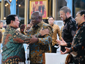 https://www.gardatipikornews.com.adhyaksanews.com/diplomasi-batik-di-istana-merdeka-momen-presiden-afrika-selatan-dan-brasil-kenakan-batik-saat-dijamu-prabowo