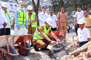 https://www.gardatipikornews.com.adhyaksanews.com/anggota-dpr-ri-gerindra-hj-wardatul-asriah-dukung-pembangunan-sekolah-rakyat-di-mekarbuana
