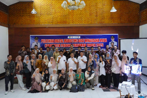 https://www.gardatipikornews.com.adhyaksanews.com/diduga-cabuli-anak-dibawah-umur-guru-honorer-di-pariaman-jadi-buronan-polisi