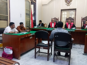https://www.gardatipikornews.com.adhyaksanews.com/komisi-v-dpr-ri-dan-wamen-pupr-tinjau-kerusakan-infrastruktur-di-sumbar-bupati-jka-paparkan-dampak-terparah-di-padang-pariaman