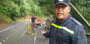 https://www.gardatipikornews.com.adhyaksanews.com/polsek-nyalindung-laksanakan-kerja-bakti-bersihkan-rumah-warga-dan-jalan-pascabanjir-di-desa-bojongkalong