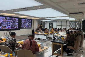 https://www.gardatipikornews.com.adhyaksanews.com/respons-arahan-presiden-soal-darurat-sampah-bupati-tanjab-barat-tinjau-langsung-tpa-lubuk-terentang