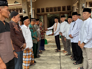 https://www.gardatipikornews.com.adhyaksanews.com/bagi-bagi-takjil-digelar-pemdes-cibeuteung-muara-kec-ciseeng-bersama-kades-sekdes-ketua-tp-pkk-desa-warga-perum-walikota-jaksel-ikut-partisipasi
