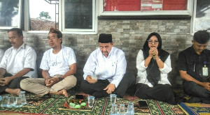 https://www.gardatipikornews.com.adhyaksanews.com/pemdes-cihowe-gelar-halal-bihalal-bersama-kades-wahyudin-ketua-tp-pkk-awinah-babinsa-dan-binwil-berjalan-lancar