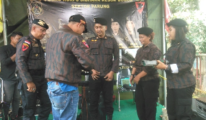 https://www.gardatipikornews.com.adhyaksanews.com/sosok-kebal-hukum-di-gunung-dahu-bogor-punya-pengolahan-emas-ilegal-hingga-rumah-mewah-di-laham-hutan-desa