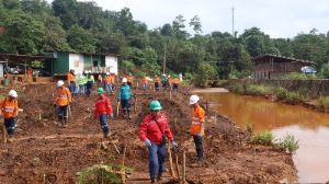 https://www.gardatipikornews.com.adhyaksanews.com/syukuran-nelayan-ujunggenteng-bupati-sukabumi-jaga-budaya-pesisir-lestarikan-lingkungan-laut