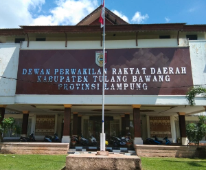 https://www.gardatipikornews.com.adhyaksanews.com/kadis-disbunak-tanggamus-henri-fatra-kunjungi-kandang-ayam-percontohan-cv-ayyomi-farm