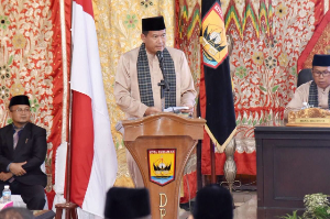 https://www.gardatipikornews.com.adhyaksanews.com/ketua-umum-kjni-keselamatan-rakyat-tak-boleh-dikorbankan-copot-kepala-dlhk-jika-tak-mampu-menjalankan-amanah