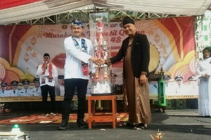 https://www.gardatipikornews.com.adhyaksanews.com/wakil-bupati-padang-pariaman-sampaikan-jawaban-eksekutif-atas-pandangan-umum-fraksi-dprd-terhadap-rancangan-kuappas-2027