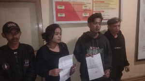 https://www.gardatipikornews.com.adhyaksanews.com/ppbni-satria-banten-dpc-kab-bogor-gelar-mini-soccer-fun-match-dihadiri-ketua-koni-kab-bogor-arif-rochmawan-kapolsek-knpi-pemcam-ciseeng-dan-kades-babakan