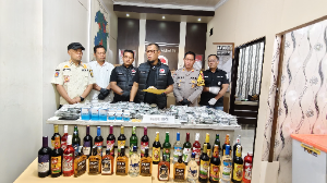 https://www.gardatipikornews.com.adhyaksanews.com/pisah-sambut-dua-kapolres-bupati-padang-pariaman-apresiasi-pengabdian-pejabat-lama