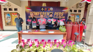 https://www.gardatipikornews.com.adhyaksanews.com/warga-rt-05-kp-panyindangan-meriahkan-hut-ri-ke81-dengan-beragam-perlombaan