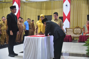 https://www.gardatipikornews.com.adhyaksanews.com/sosialisasi-digitalisasi-bansos-pemerintah-desa-cogreg-dorong-penyaluran-bantuan-yang-transparan-dan-akuntabel